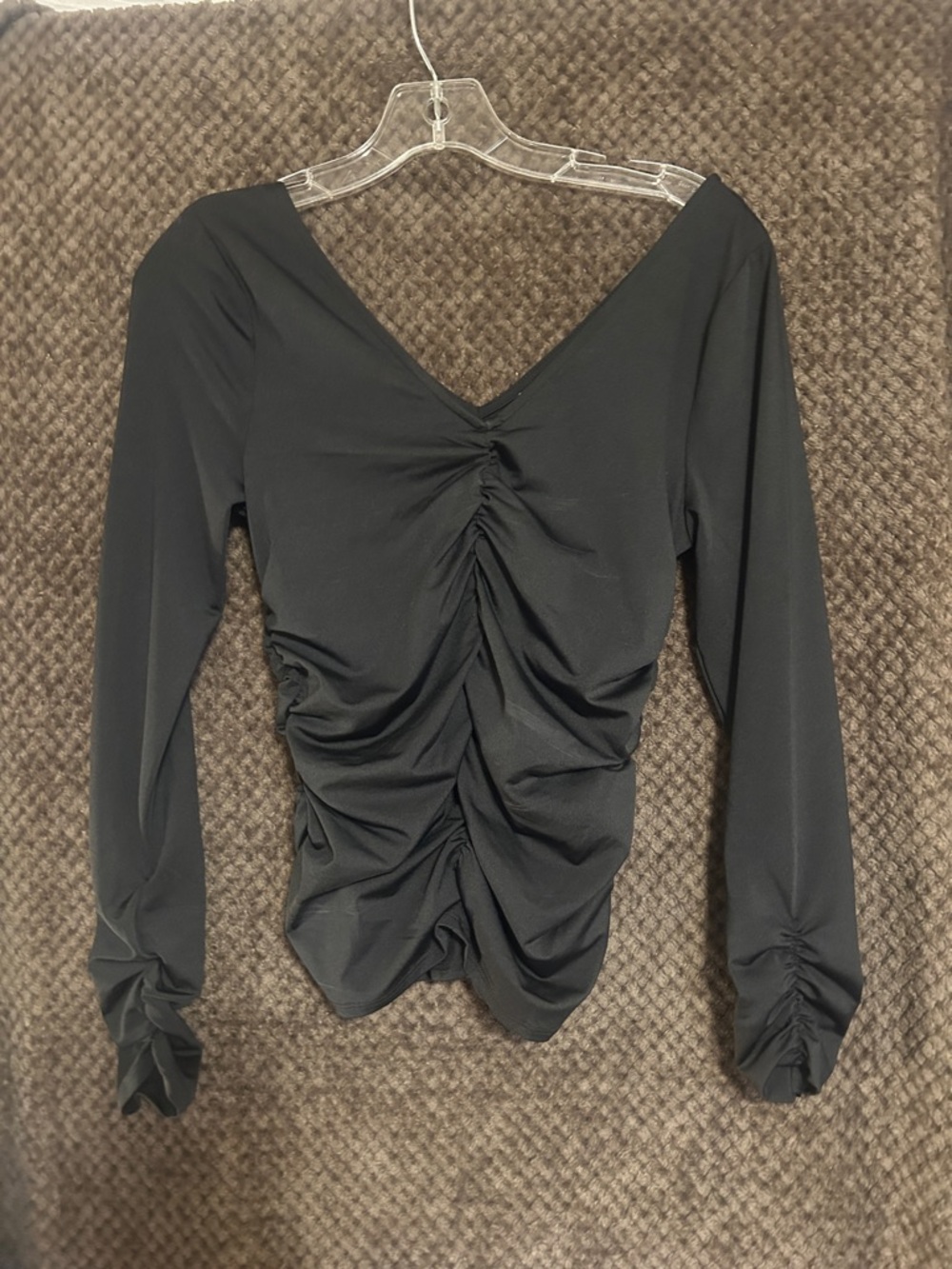 Women's Black Ruched V-Neck Long Sleeve Top